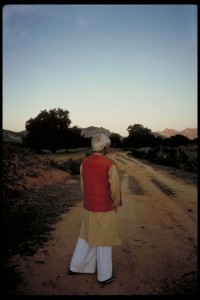 Krishnaji walking in Rishi Valley. Copyright Mary Zimbalist.